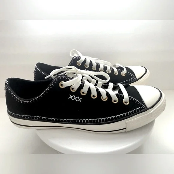 Chuck Taylor All Star Crafted Stitching Low Top - Size Womens 11.5 Men’s 9.5 - Picture 11 of 14